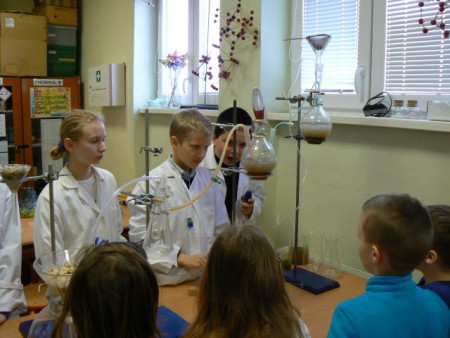 ...vločky - zrazeniny sa už tvoria a pomaly usadzujú...